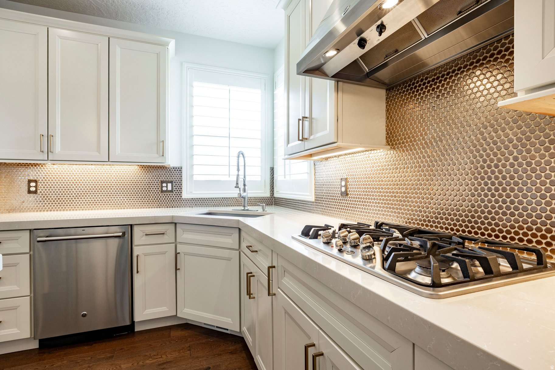 6432 W HOLLISTER WAY