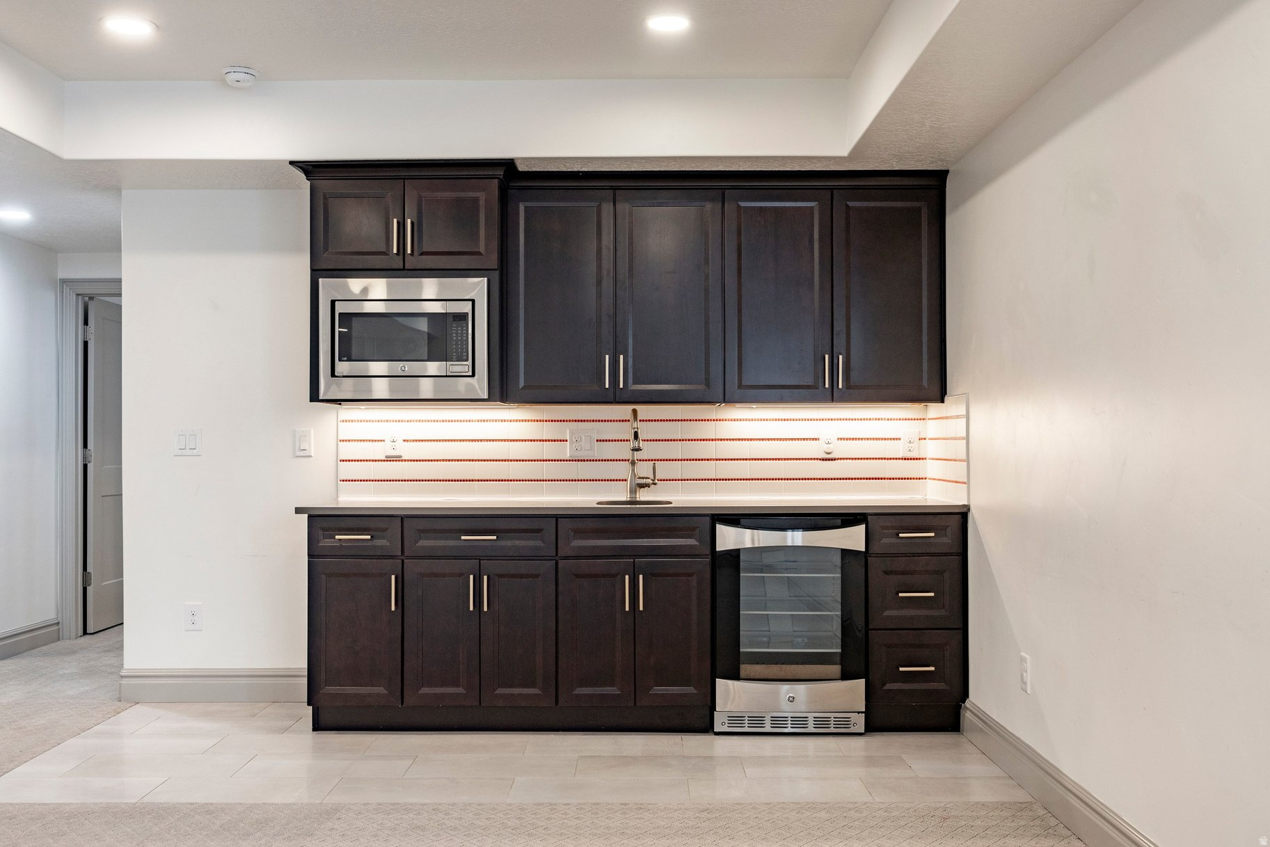 6432 W HOLLISTER WAY