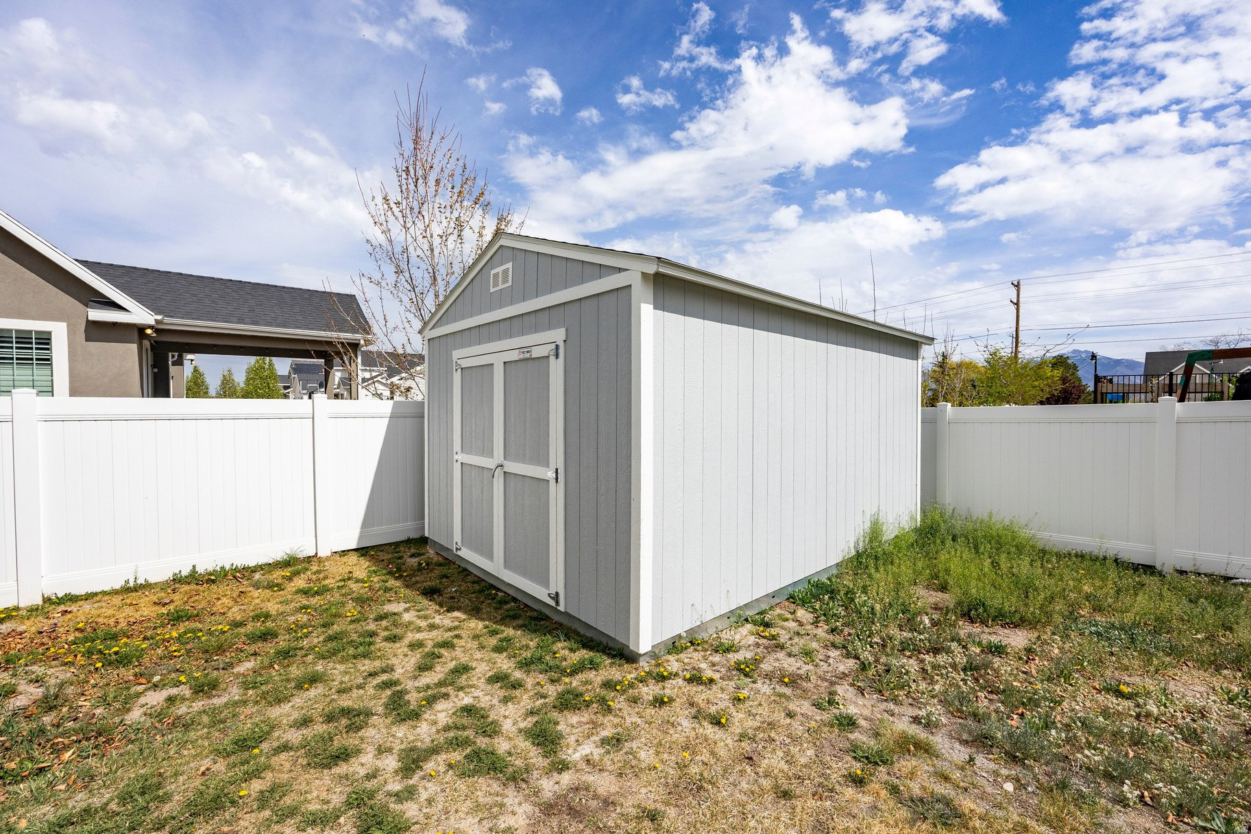 6432 W HOLLISTER WAY