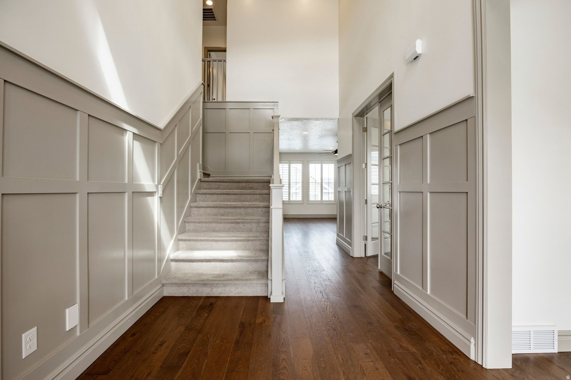 6432 W HOLLISTER WAY