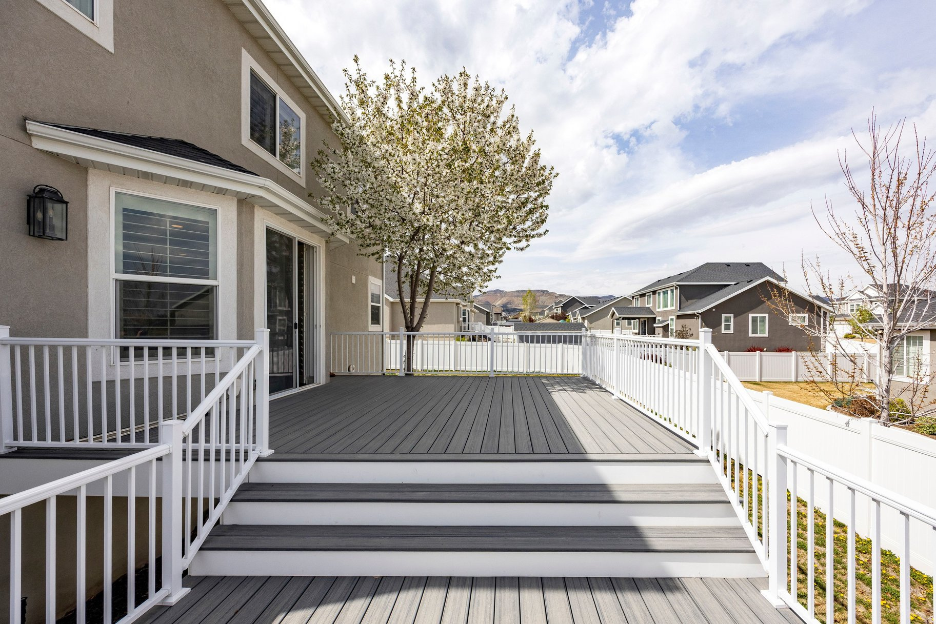 6432 W HOLLISTER WAY