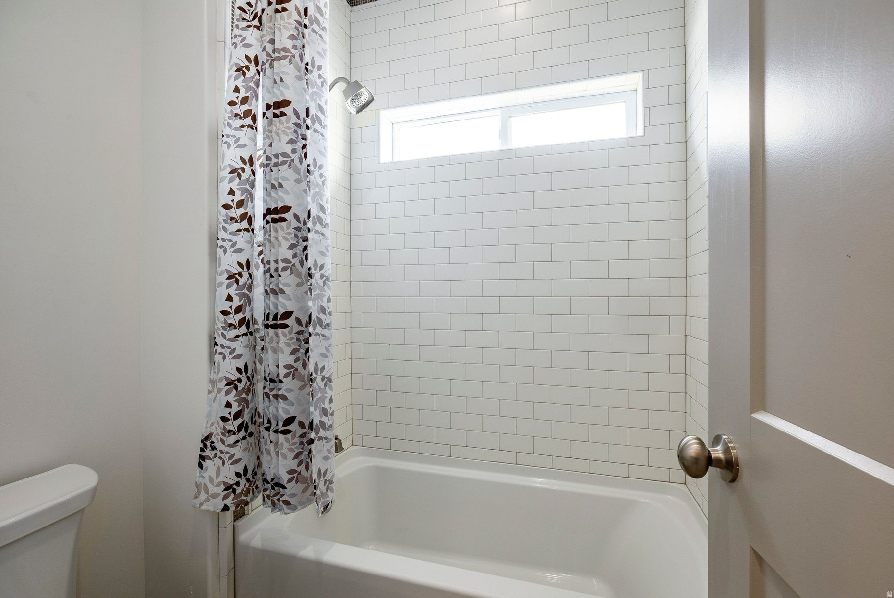 6432 W HOLLISTER WAY