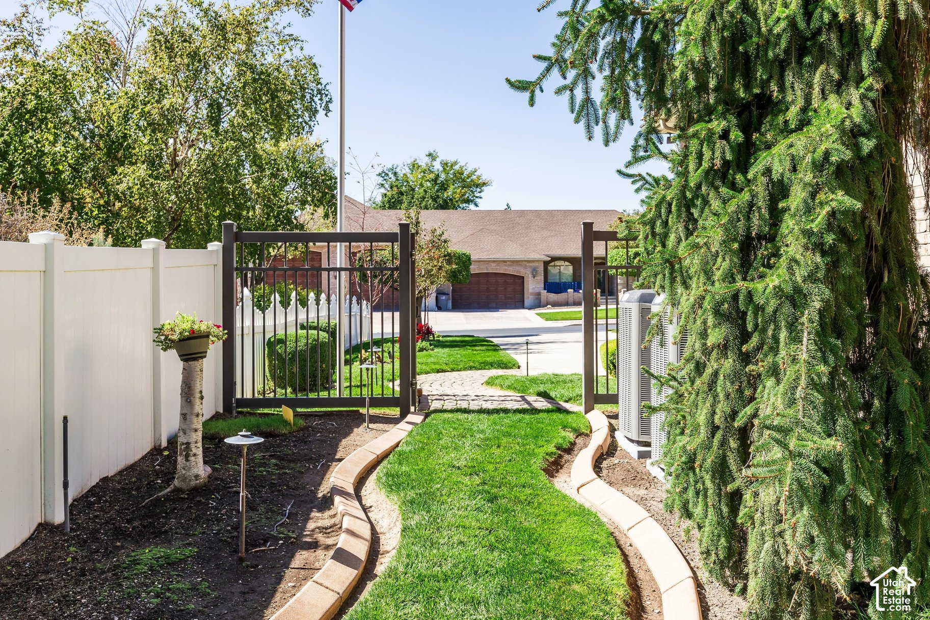11469 TARA WOODS LN