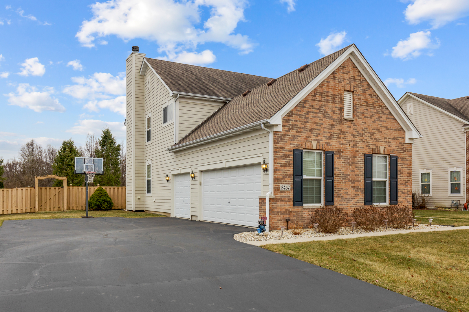2457 BRYN MAWR Lane