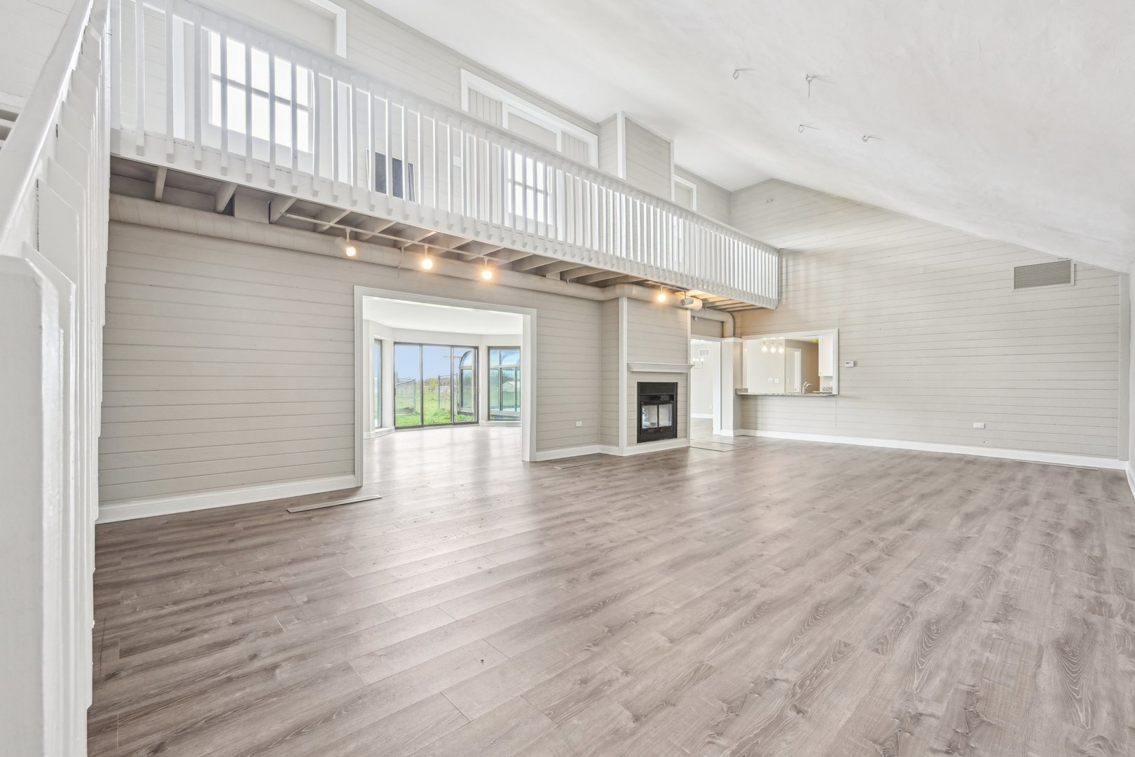 1406 Busse Road