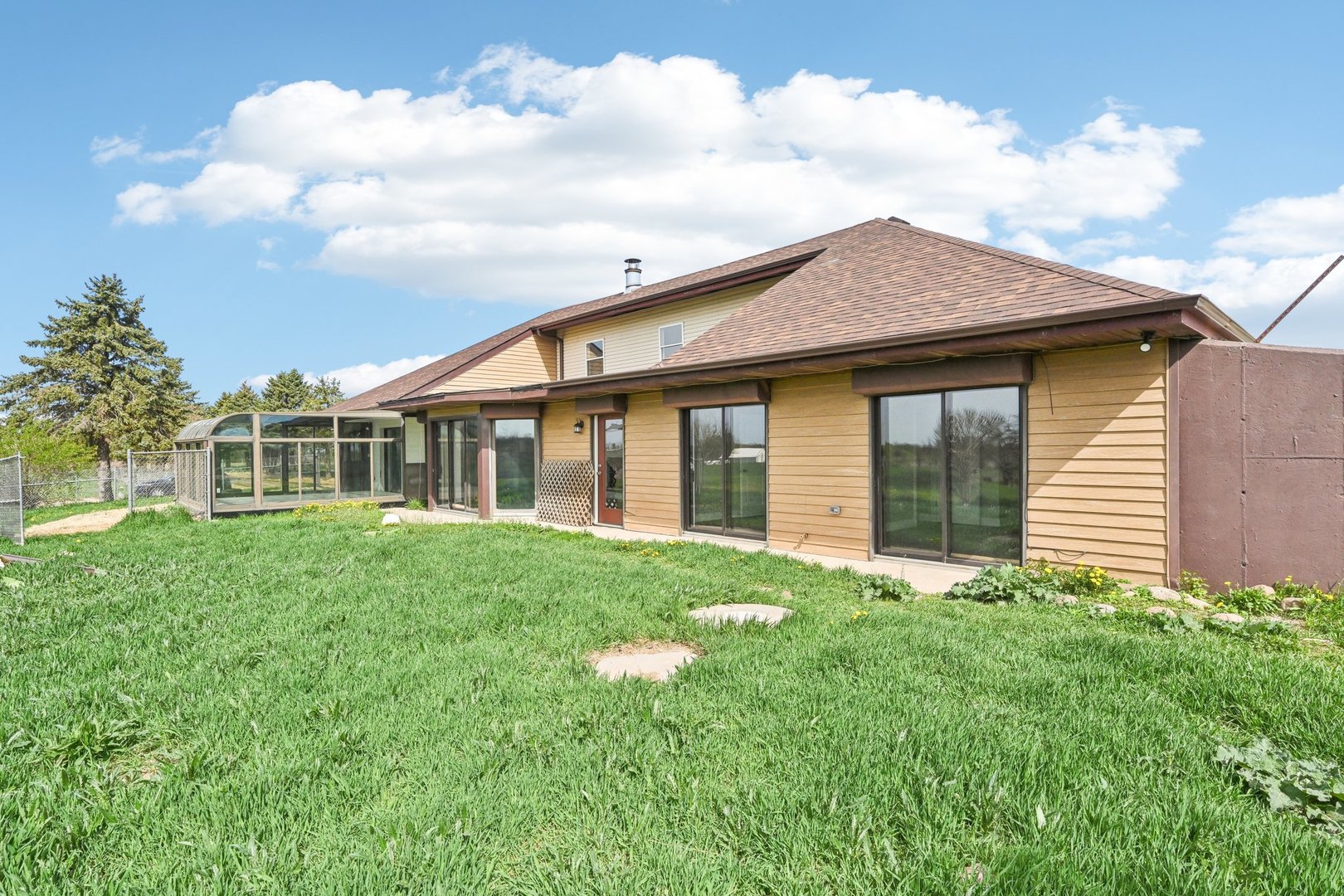 1406 Busse Road