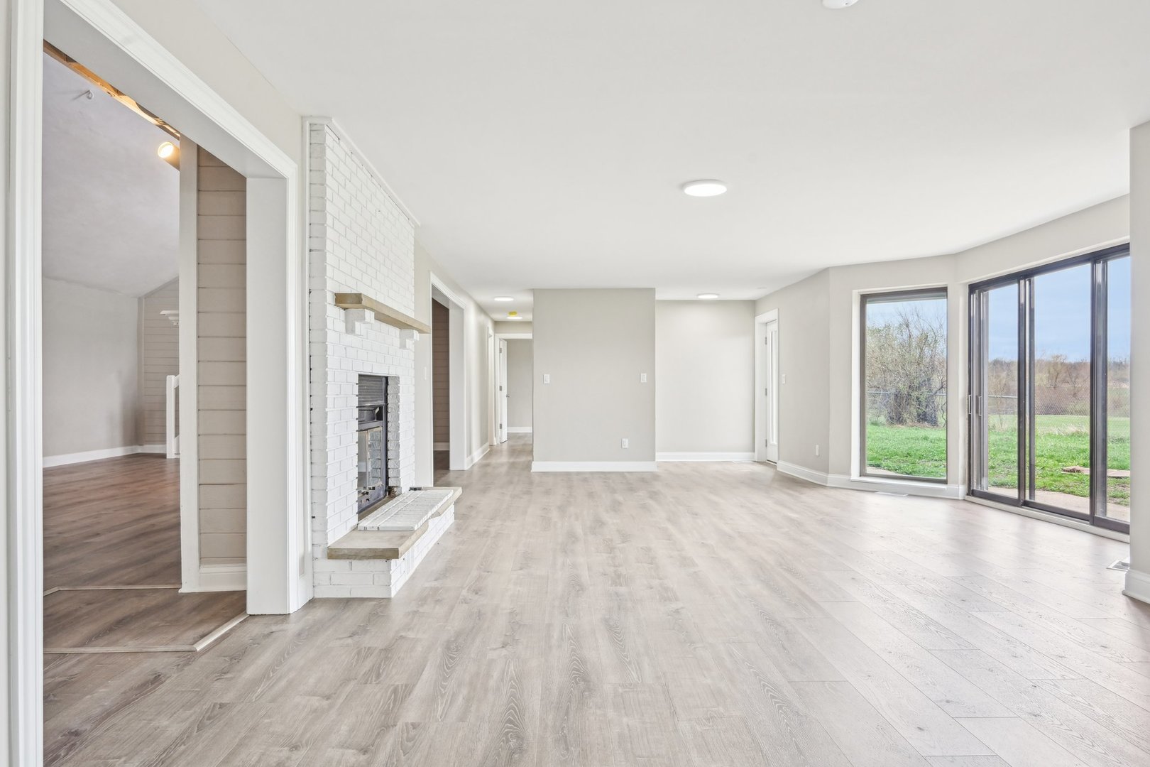 1406 Busse Road