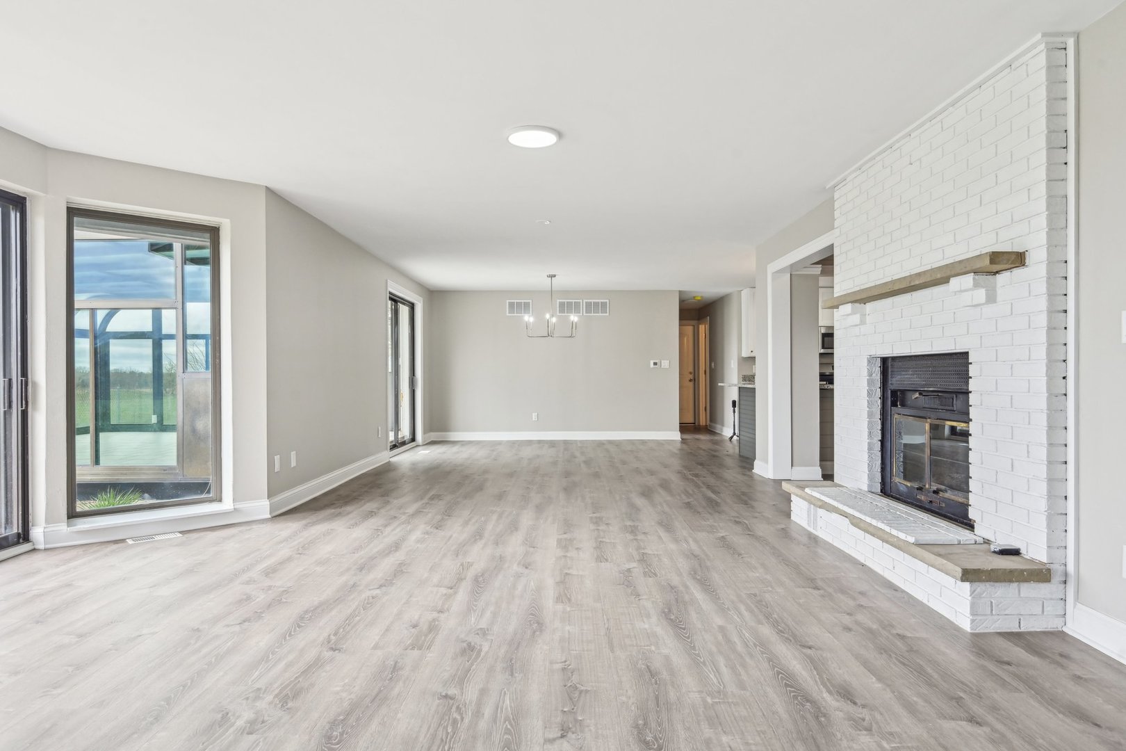 1406 Busse Road