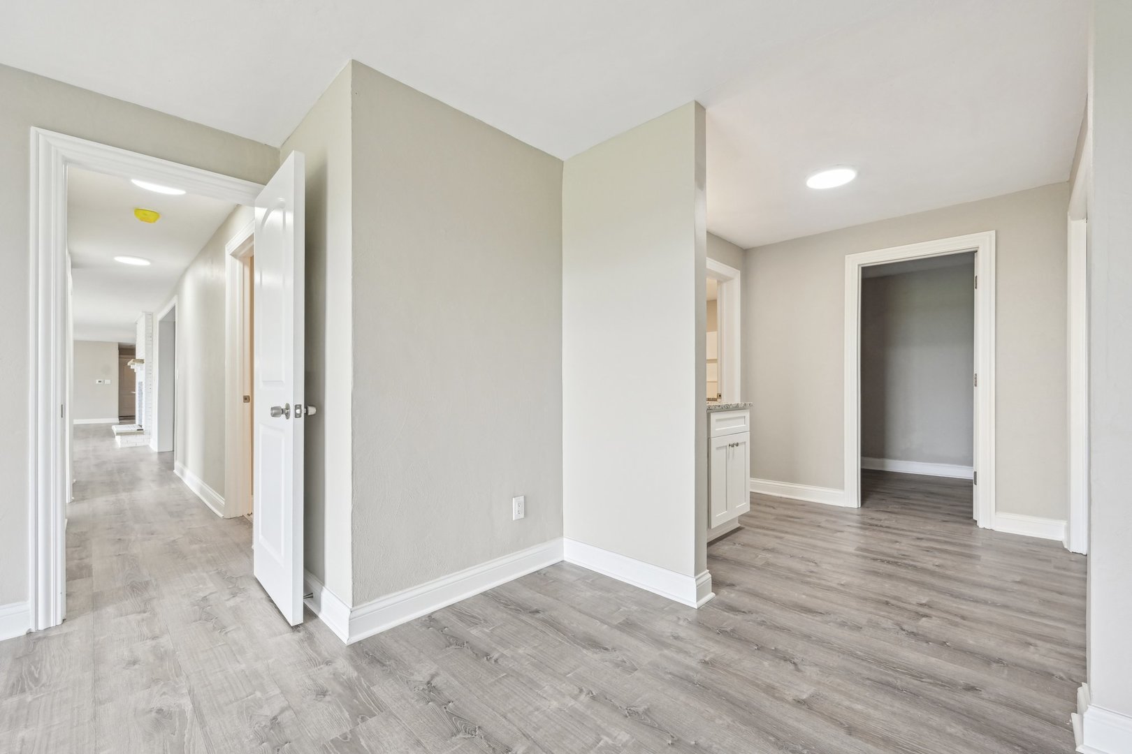 1406 Busse Road