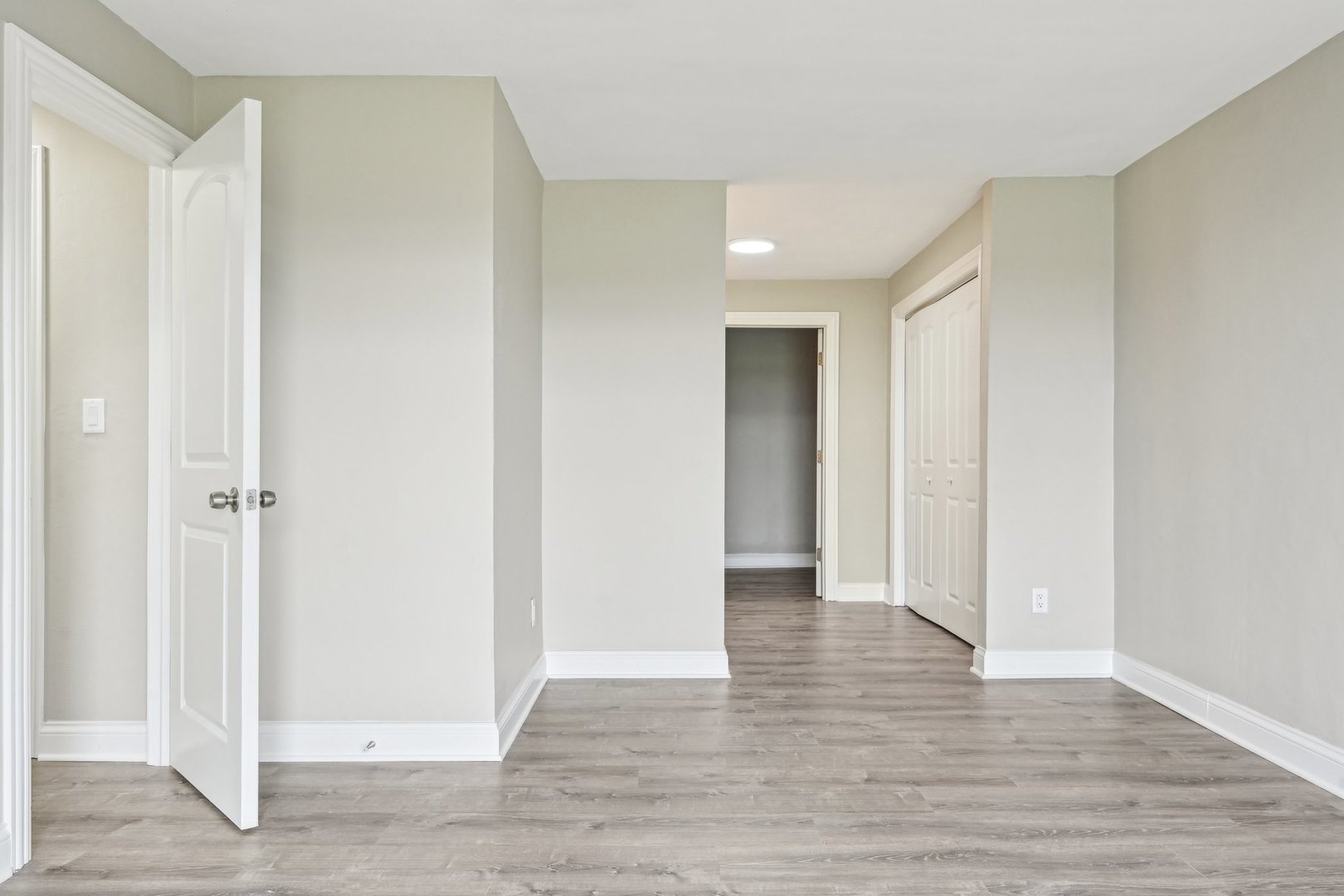 1406 Busse Road
