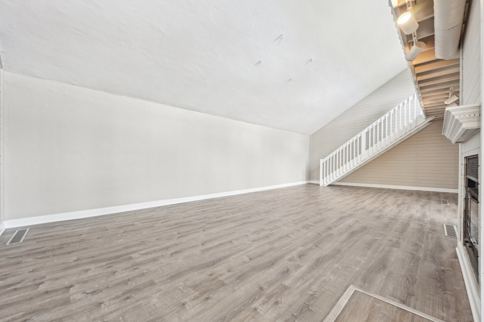 1406 Busse Road