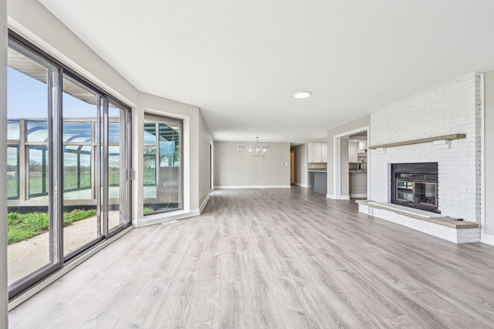 1406 Busse Road