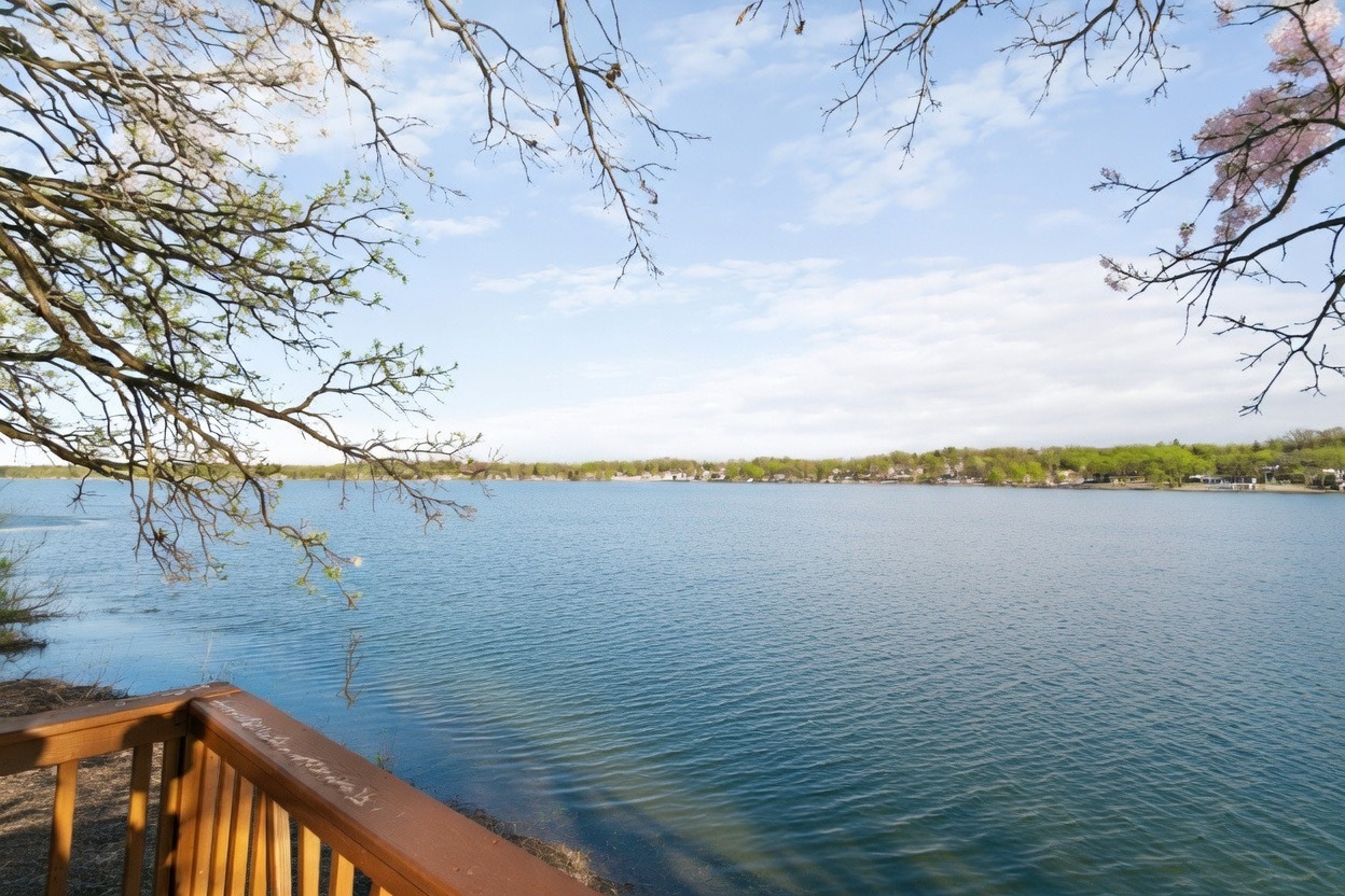 3312 W Lake Shore Drive