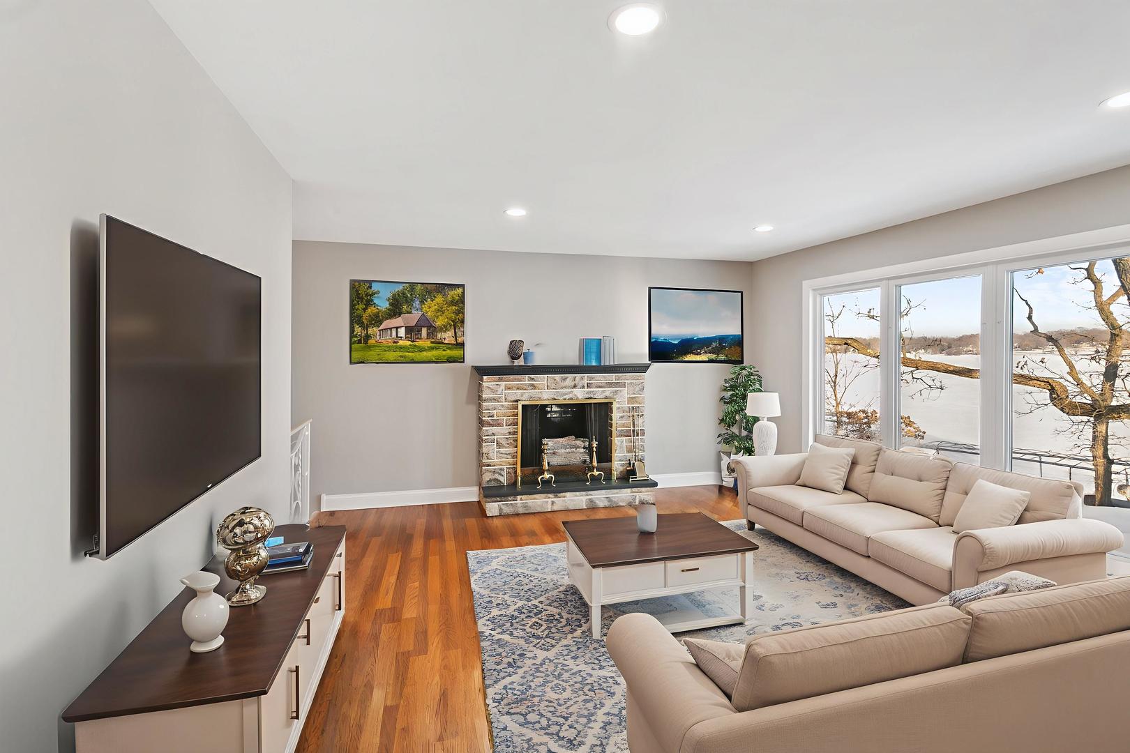 3312 W Lake Shore Drive