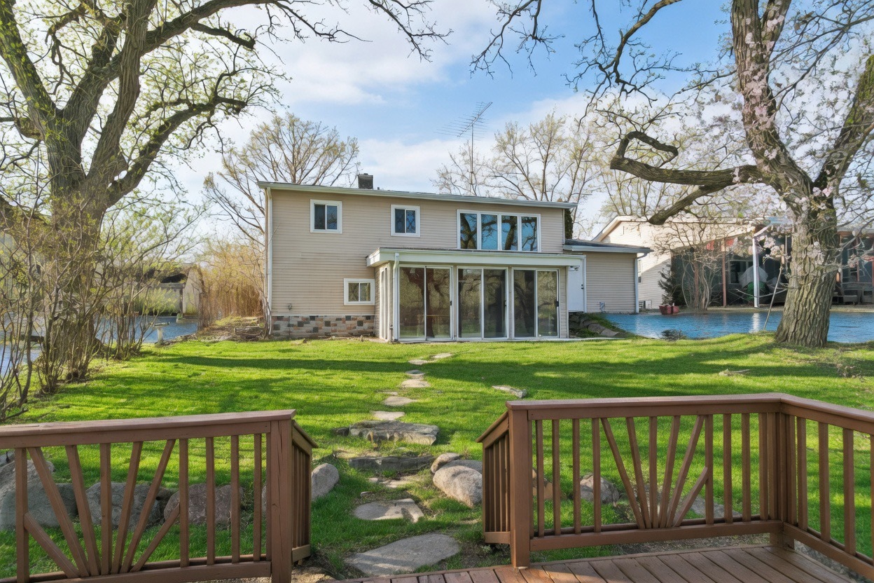 3312 W Lake Shore Drive