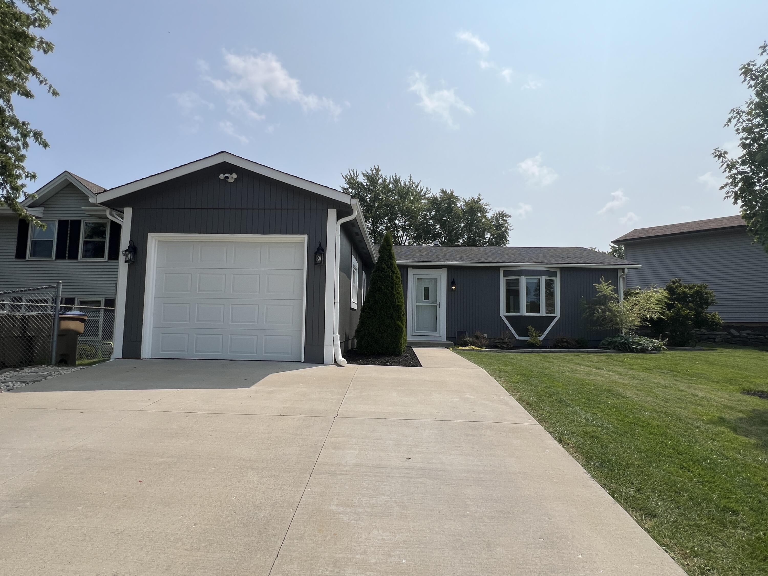 12615 Timber Ridge Dr, Pleasant Prairie