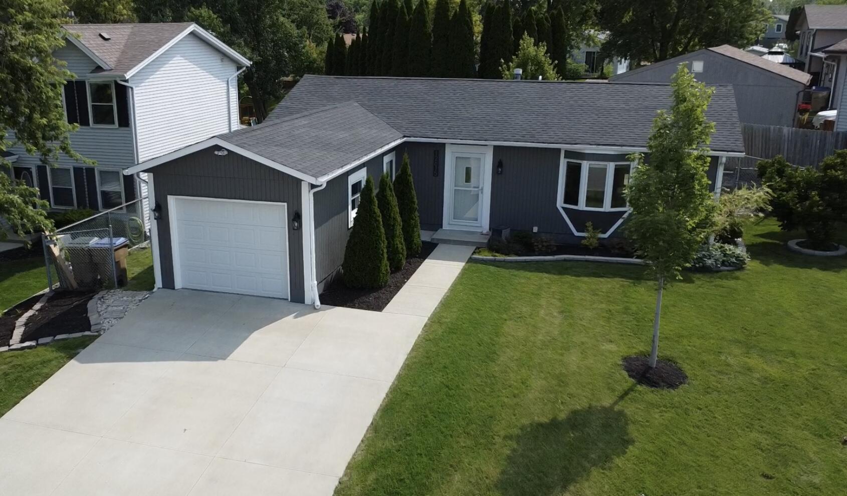 12615 Timber Ridge Dr, Pleasant Prairie