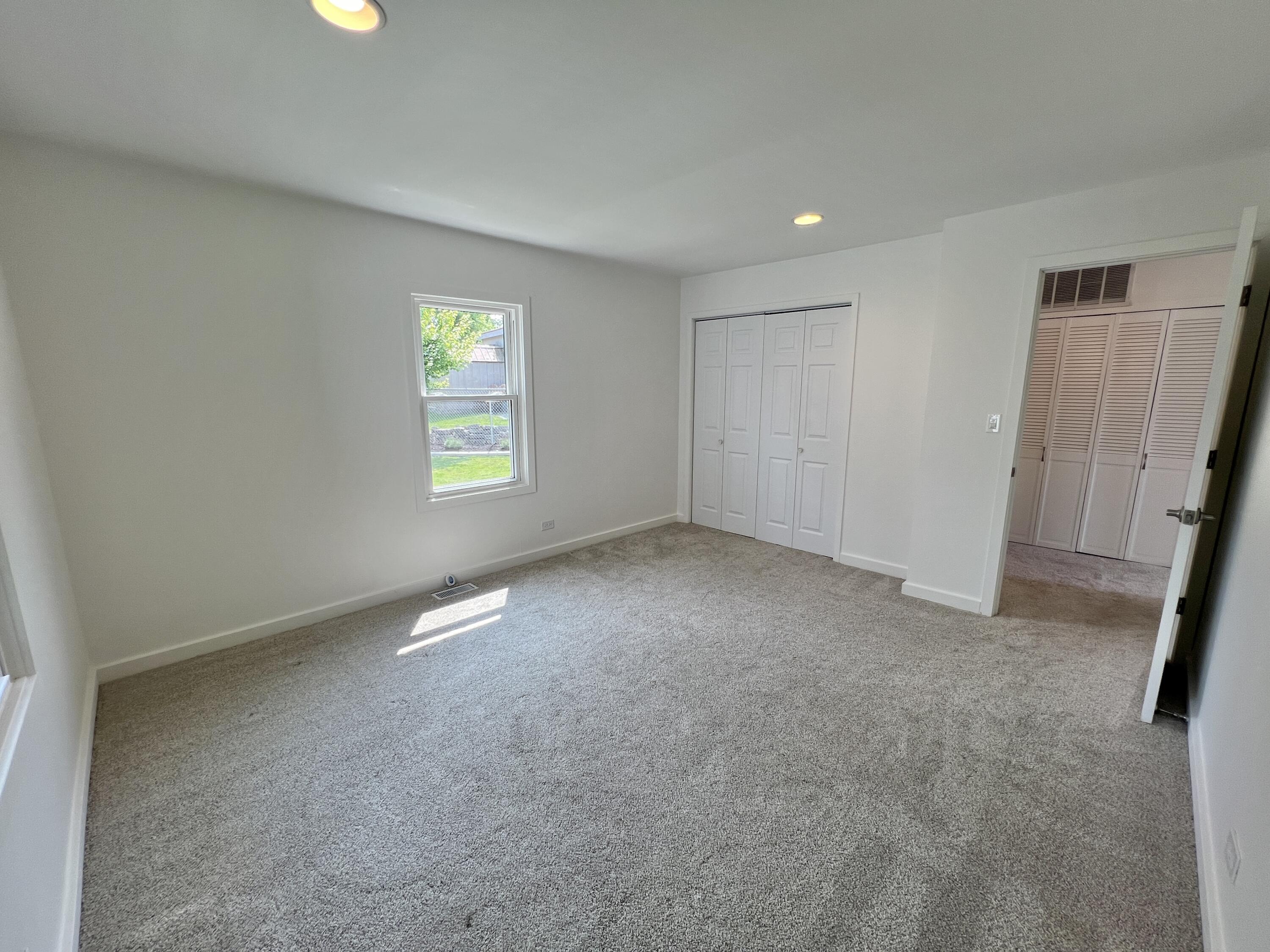 12615 Timber Ridge Dr, Pleasant Prairie