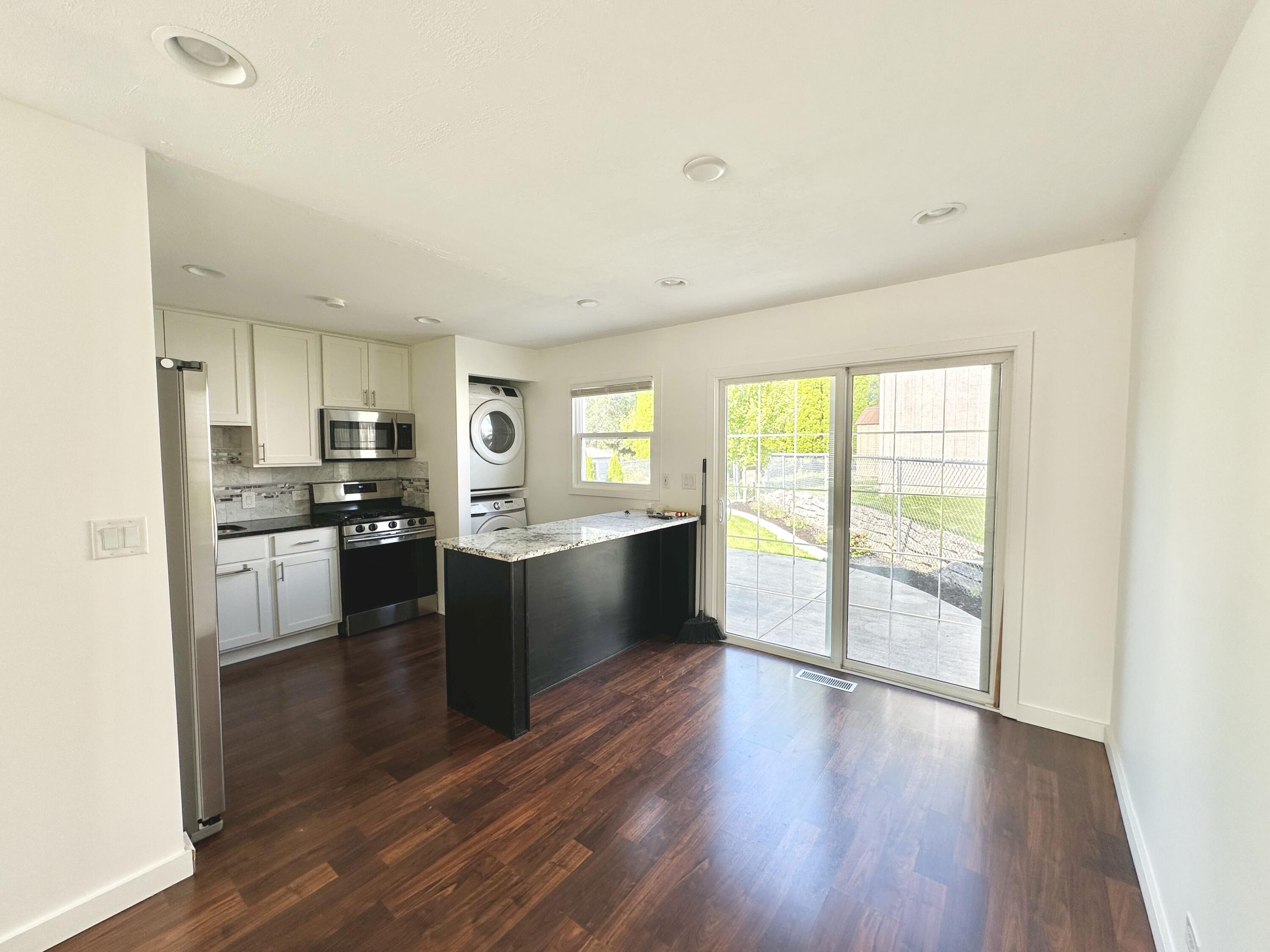 12615 Timber Ridge Dr, Pleasant Prairie
