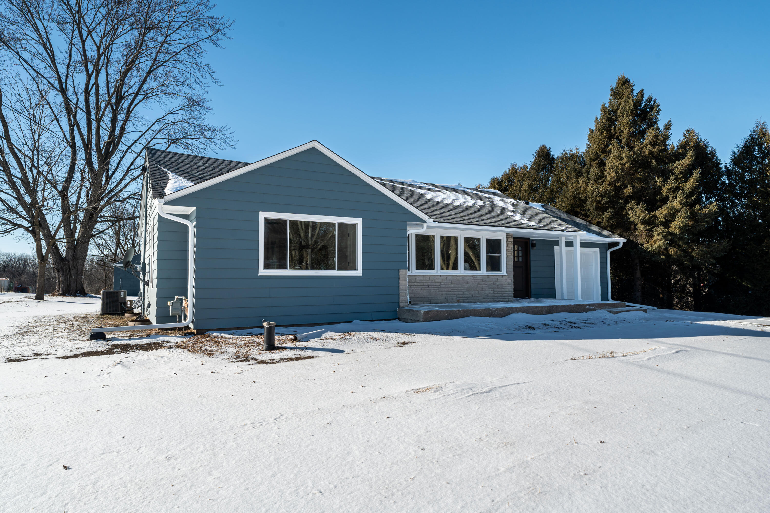 3365 S Johnson Rd, New Berlin