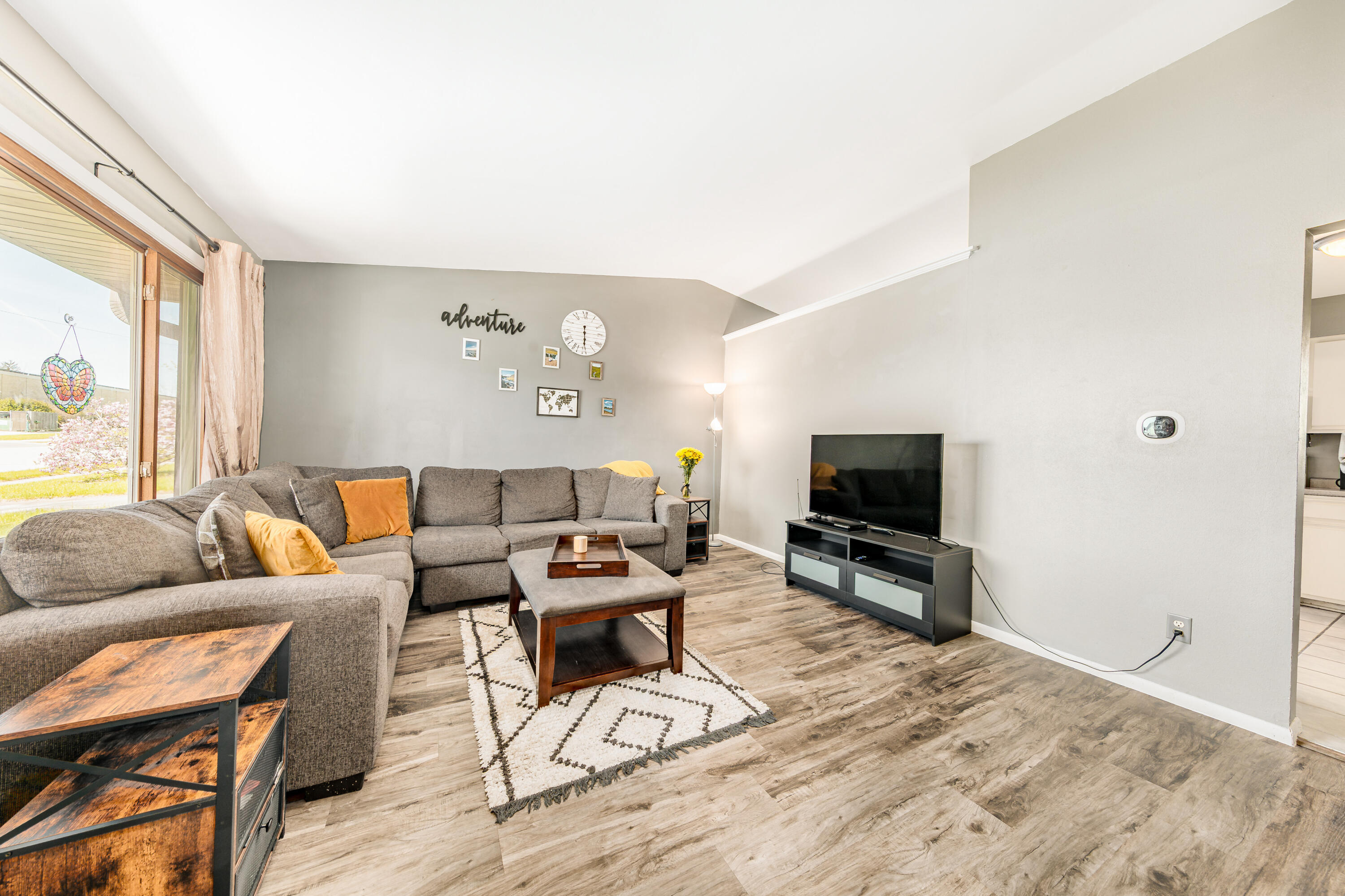 N89W15460 Cleveland Ave, Menomonee Falls
