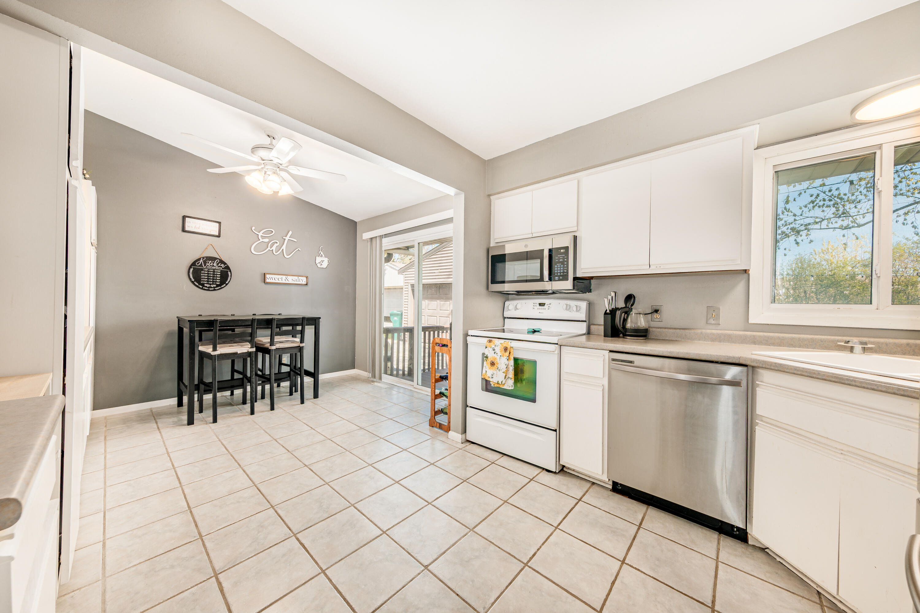 N89W15460 Cleveland Ave, Menomonee Falls