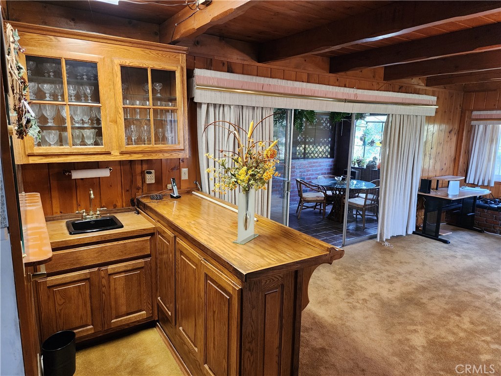 1123 W Sierra Madre Avenue