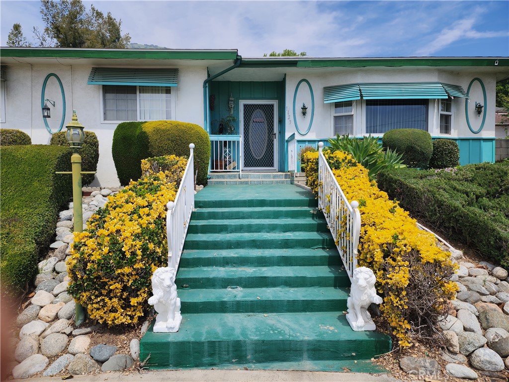 1123 W Sierra Madre Avenue