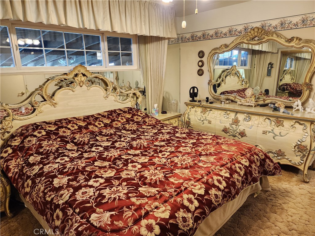 1123 W Sierra Madre Avenue