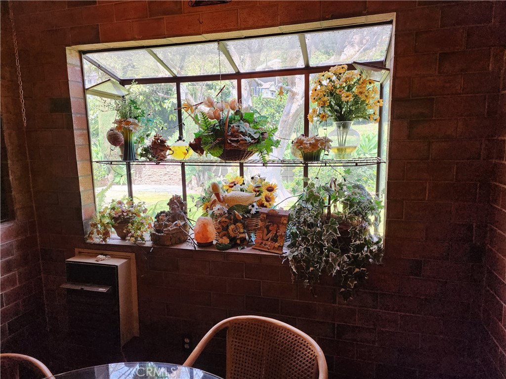 1123 W Sierra Madre Avenue