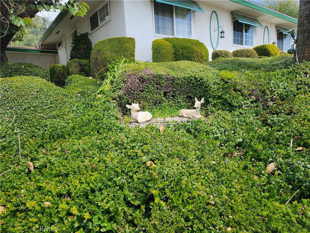 1123 W Sierra Madre Avenue