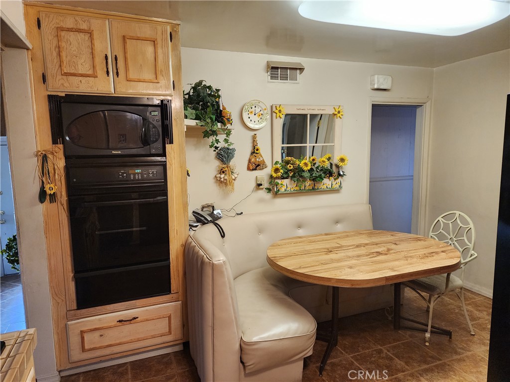 1123 W Sierra Madre Avenue