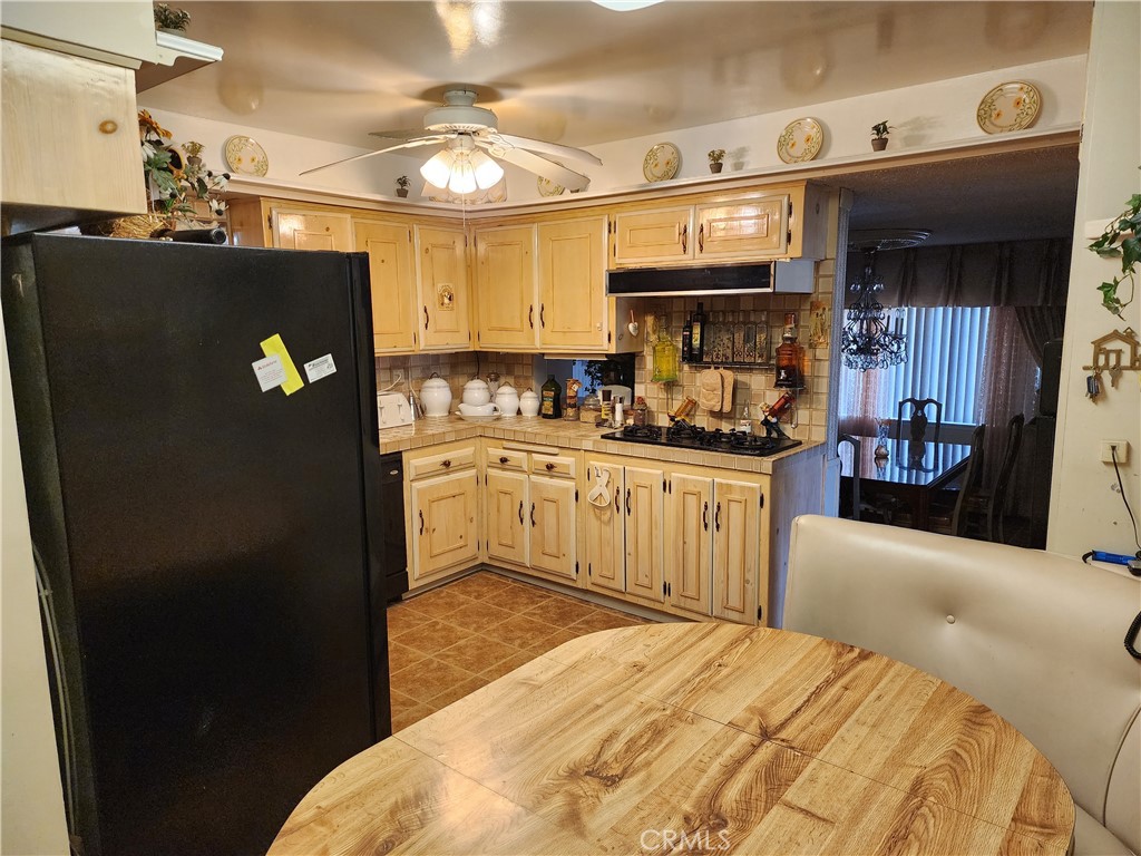 1123 W Sierra Madre Avenue