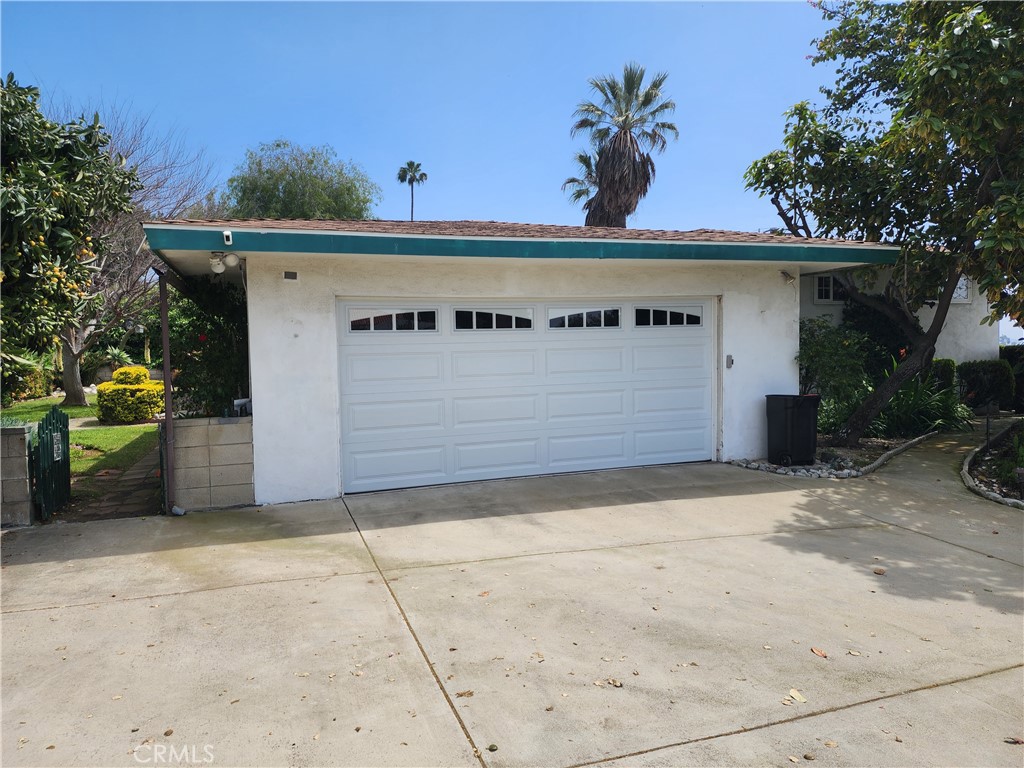 1123 W Sierra Madre Avenue