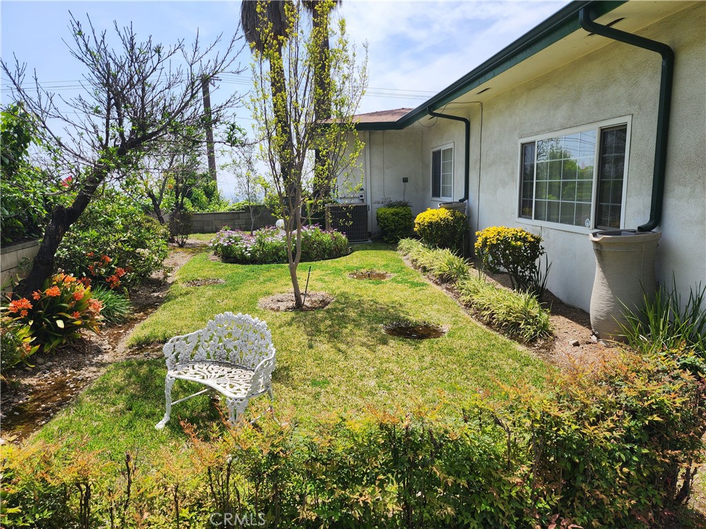 1123 W Sierra Madre Avenue