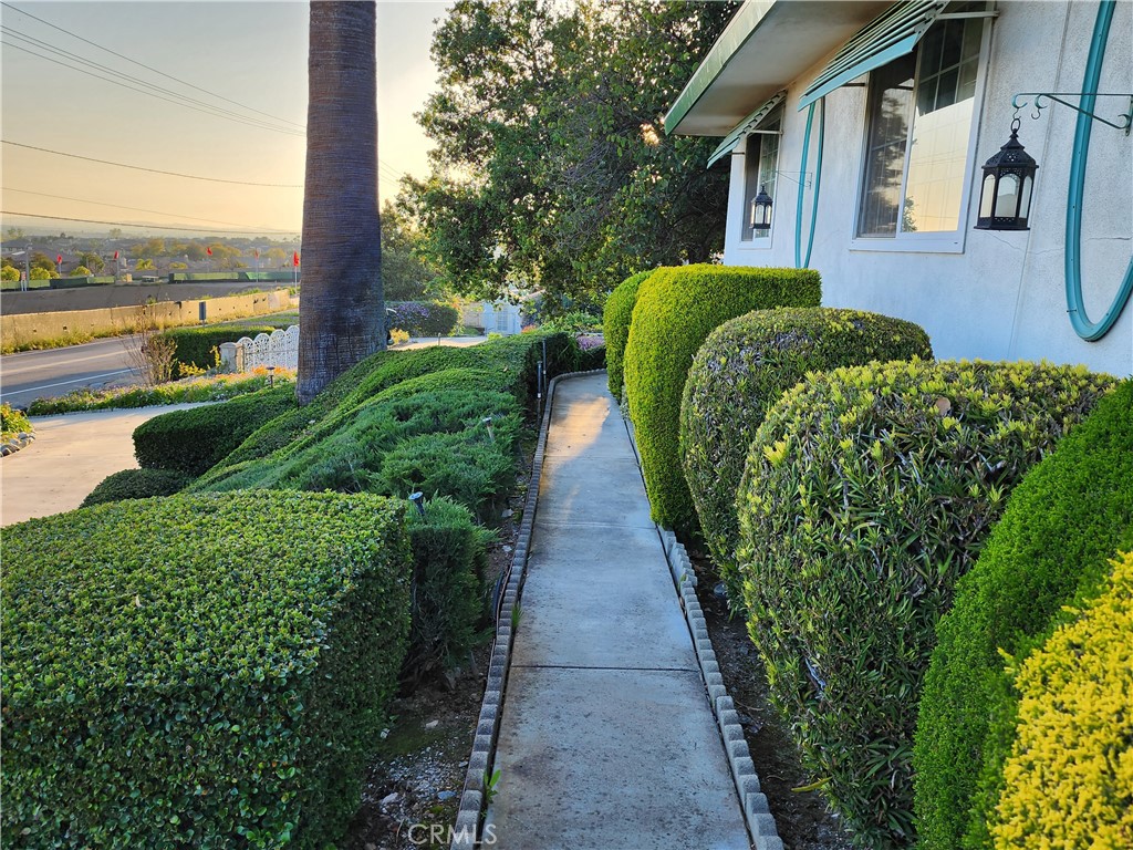 1123 W Sierra Madre Avenue