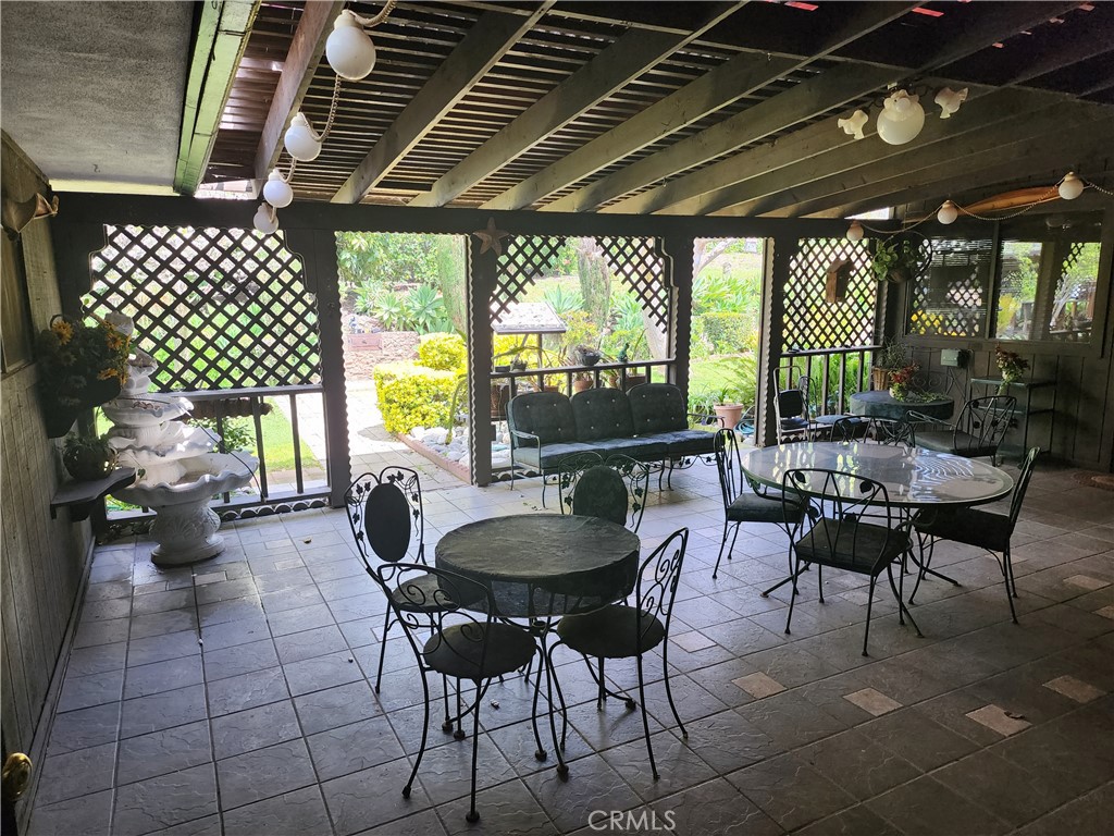 1123 W Sierra Madre Avenue