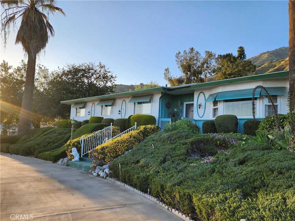 1123 W Sierra Madre Avenue