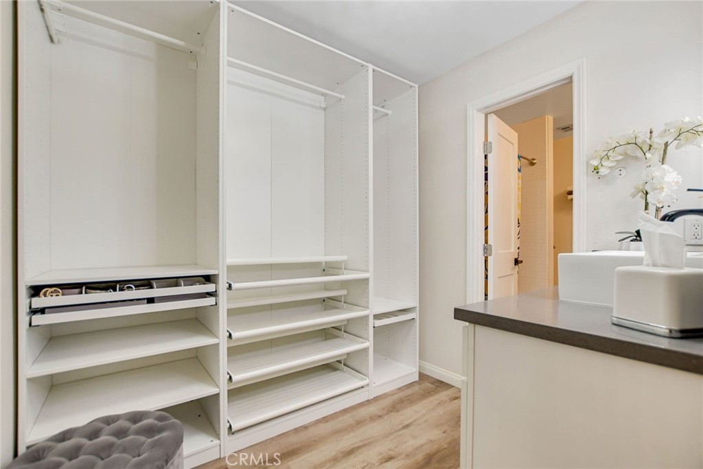 1370 W 8th Street