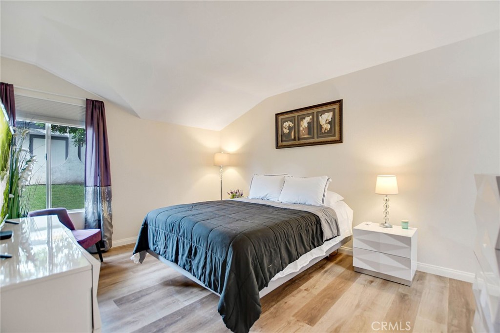 1370 W 8th Street