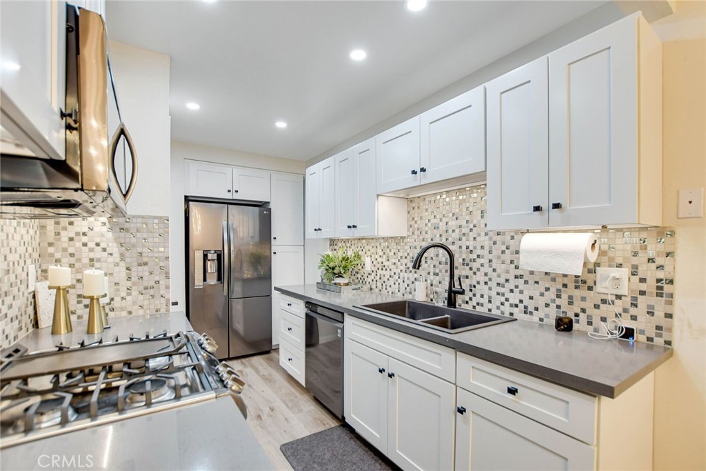1370 W 8th Street