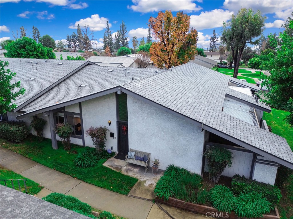 1370 W 8th Street