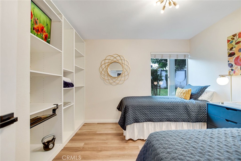 1370 W 8th Street