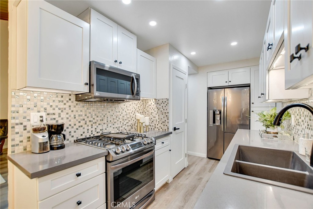 1370 W 8th Street