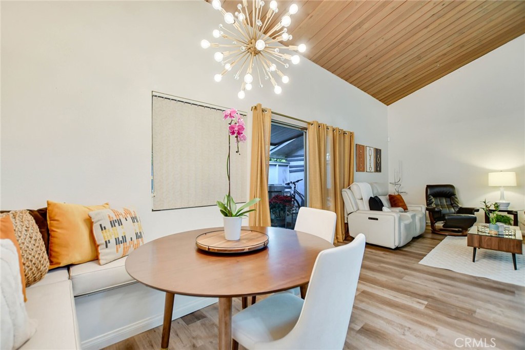 1370 W 8th Street