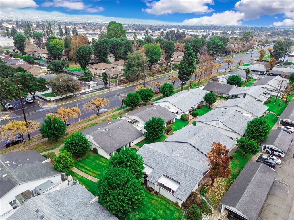 1370 W 8th Street