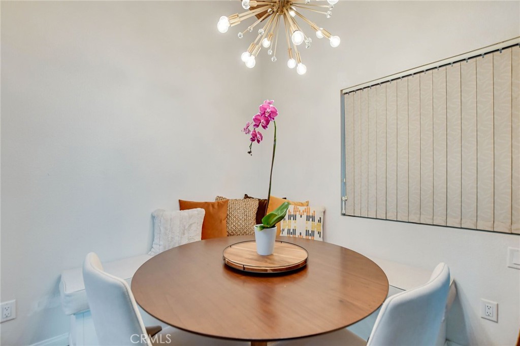 1370 W 8th Street