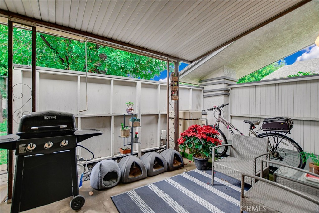 1370 W 8th Street