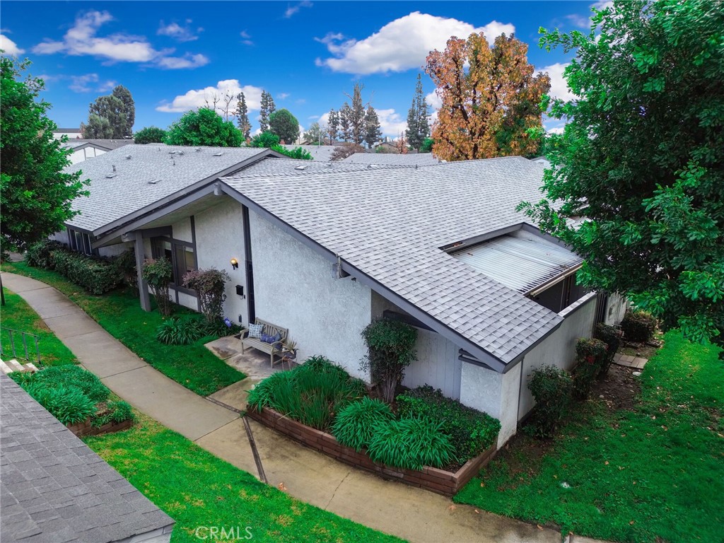 1370 W 8th Street