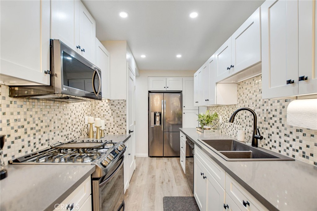 1370 W 8th Street
